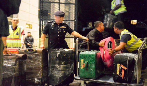 Najib Razak : Scandal-hit ex-Malaysia PM condemns police raids