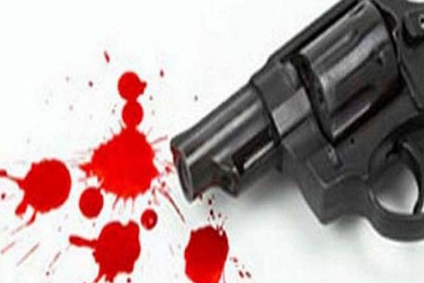 कलयुगी पुत्रों ने संपत्ति के लालच में मां की गोली मारकर हत्या कर दी
