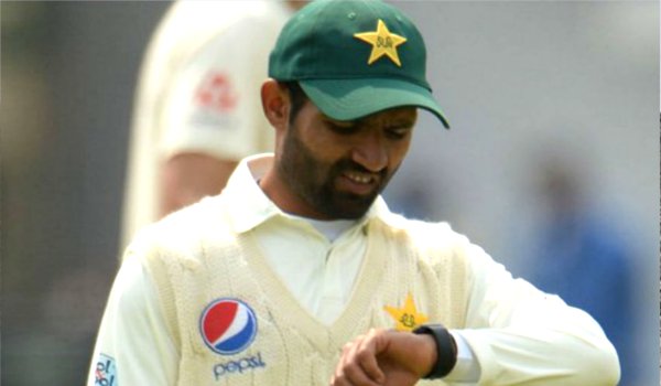 ICC orders Pakistan to ditch smartwatches during play