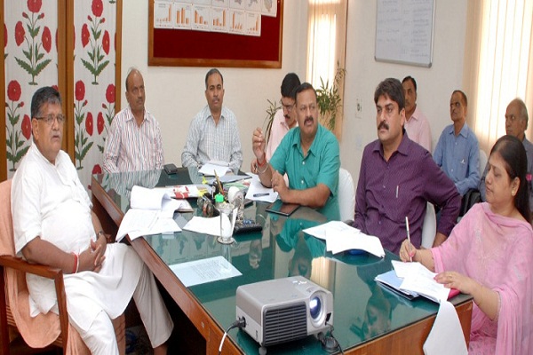 कटारिया आपदा प्रबंधन के अधिकारियों के साथ बैठक कर तैयारियों की जानकारी ली