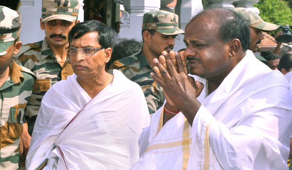 Kumaraswamy swearing-in ceremony to be made of third front platform