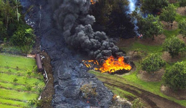 Earthquakes rattle Hawaiis Big Island after Kilauea shoots lava, ‘dangerous’ gas into the air