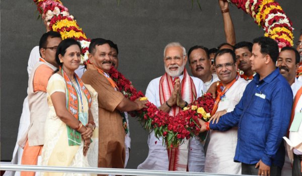 Our govt running on Janmat, not Janpath : PM Modi
