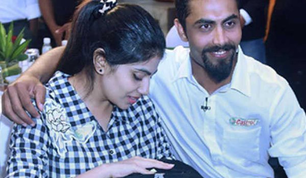 Cricketer Ravindra Jadeja's wife attacked by policeman in jamnagar