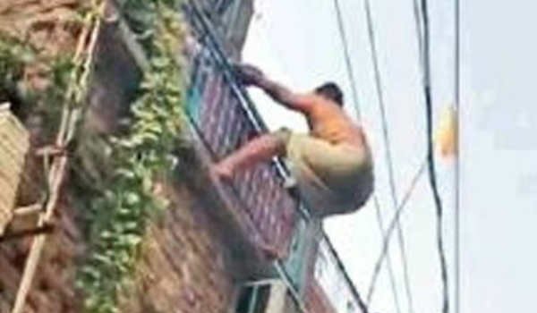 Wanted criminal jumps off second floor, lands naked in Delhi Police custody