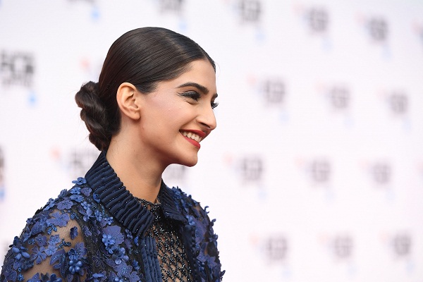 Sonam Kapoor was afraid of watching father's Anil kapoor films