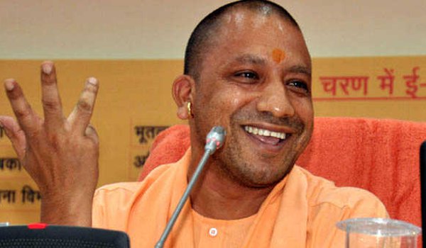 yogi adityanath takes a dig at Rahul Gandhi's meeting with fodder scam convict Lalu Yadav