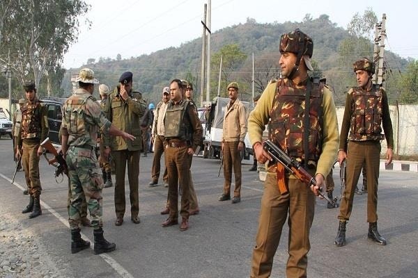 Taliban killed 16 soldiers, engineers and guards kidnapped