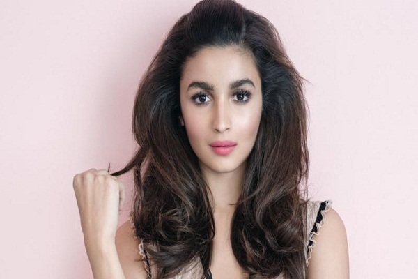 Alia Bhatt will be seen playing the role of Singer in the upcoming film