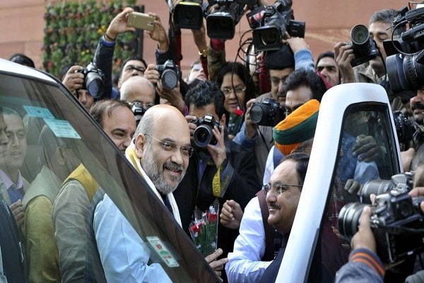अमित शाह के स्वागत के लिए जम्मू को भगवा रंग से सराबोर