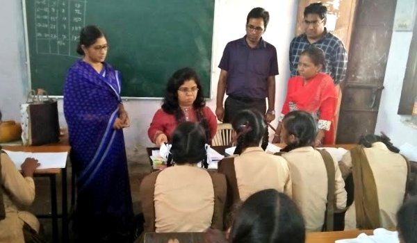 Ajmer Collector Arti Dogra with school girls