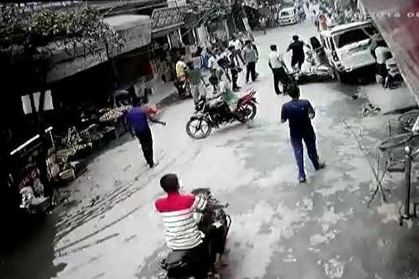 टिल्लू और गोगी गैंग के बीच ताबड़तोड़ गोलीबारी मे एक महिला सहित तीन लोगों की मौत