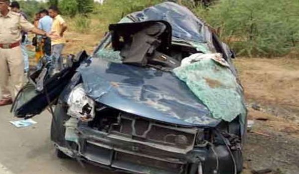 seven of a family killed in road accident in sirohi