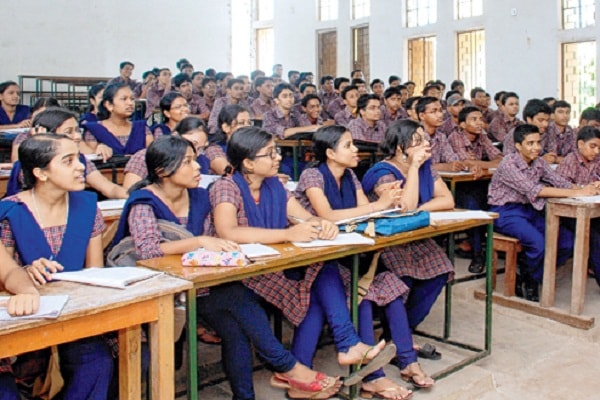 देश में भेदभाव को दूर कर बच्चोें की शिक्षा एक समान होनी चाहिए: रघु ठाकुर