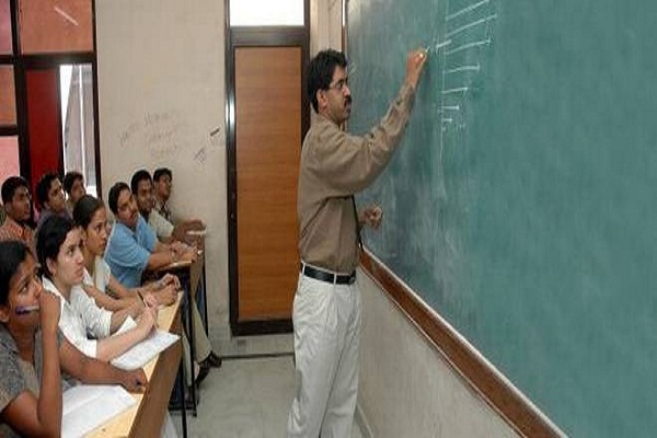 निजी कोचिंग क्लासेस आठ बजे से तीन बजे तक स्कूली बच्चों को कोचिंग नहीं दे पाएंगे