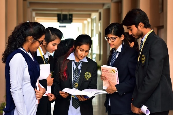 आईटीआई के छात्रों को मुफ्त ड्रेस और किताबे देगी सरकार