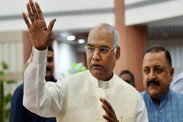 राष्ट्रपति राम नाथ काेविंद दो दिवसीय दौरे के लिए त्रिपुरा पहुंचे