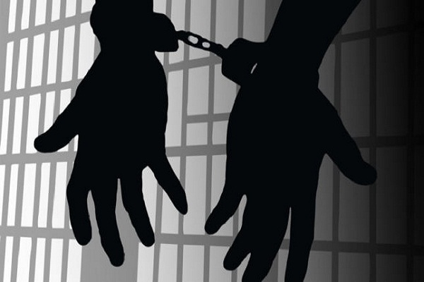 दहेज के लिए एक महिला की हत्या, पति को गिरफ्तार किया