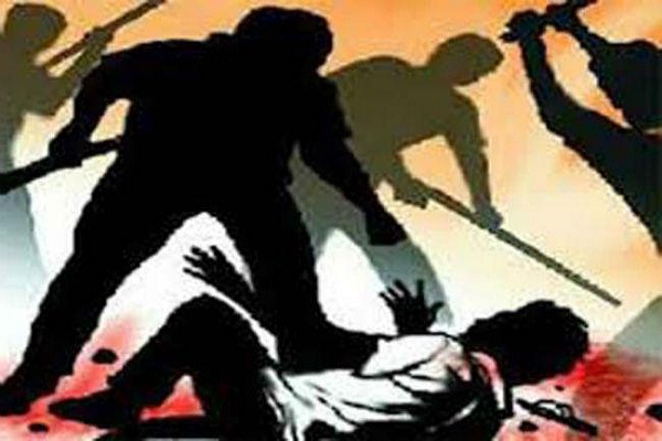 फेसबुक पर नाम के आगे सिंह लगाने पर युवक की बुरी तरह पिटाई की