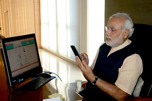 प्रधानमंत्री नरेन्द्र मोदी ने मोदी एप के जरिए झाबुआ के किसानों से की बात