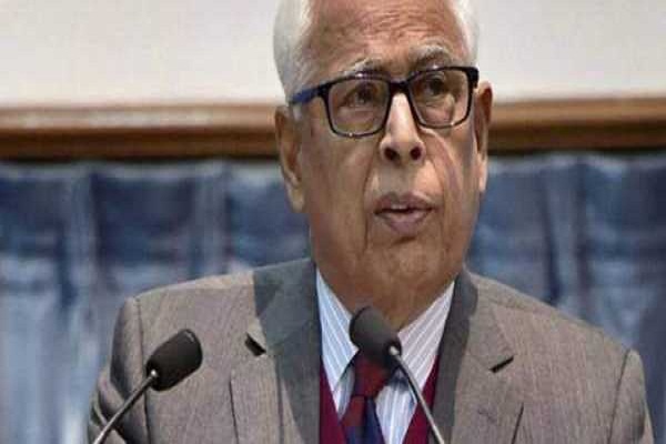 जम्मू कश्मीर में राज्यपाल शासन लगने के बाद राज्यपाल ने अधिकारियों की बैठक बुलाई