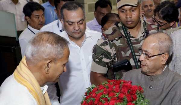 Pranab Mukherjee reaches Nagpur to attend RSS event