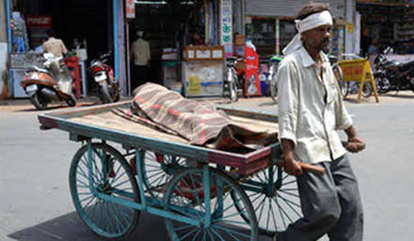 Man pulls handcart for 6 km to carry kin's dead body in Sagar
