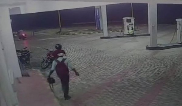 Miscreants loot petrol pump in hardoi, 2 people shot