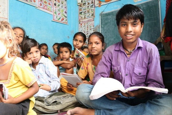 गरीब बच्चों को दाखिला नहीं देने वाले निजी स्कूल प्रबंधकों के खिलाफ प्राथमिकी दर्ज