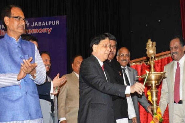 मासूमों से दुष्कर्म के मामलों में उच्चतम और उच्च न्यायालय में फास्ट ट्रेक कोर्ट बनें - शिवराज