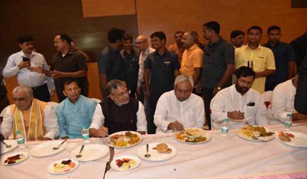 Upendra Kushwaha poser in unity show