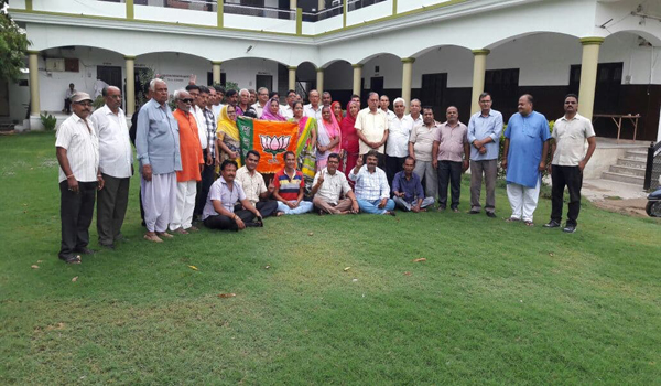 सिरोही के सिंधी समाज धर्मशाला में हुई भाजपा के पुराने कार्यकर्ताओं की बैठक।