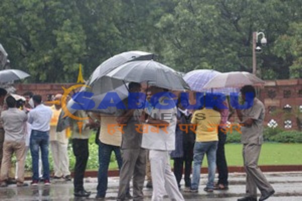 ग्वालियर सेंट्रल जेल से पेशी पर आए कैदियों ने किया पुलिस बल पर हमला