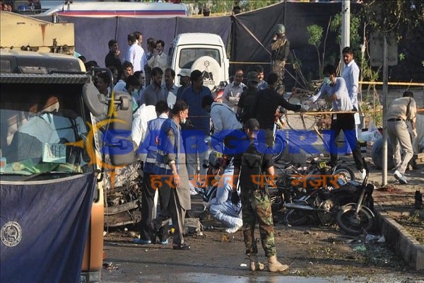 Pakistan blast near polling station in Quetta, killing 28 people