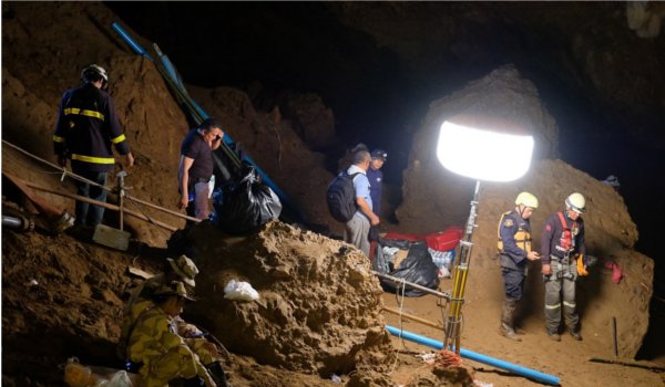 Missing youth soccer team found alive in Thai cave