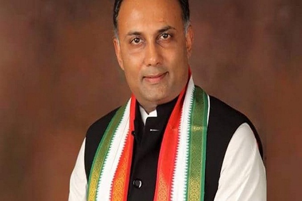 कर्नाटक प्रदेश कांग्रेस के नए अध्यक्ष बनाए गए दिनेश गुंडु राव को