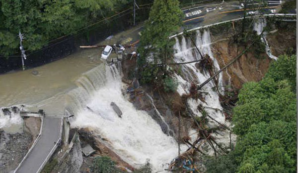 Death Toll Climbs to 130 As Heavy Rains Slam Southern Japan