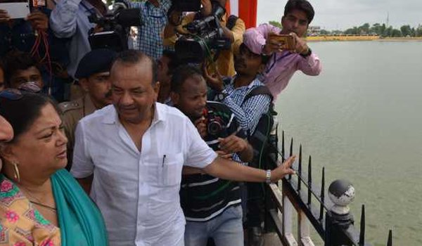 CM Vasundhara Raje visits Gap Sagar lake in dungarpur