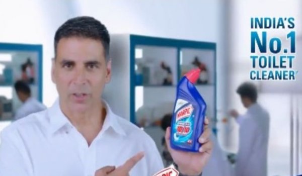 Akshay collaborates with Harpic for 'Har Ghar Swachh' mission