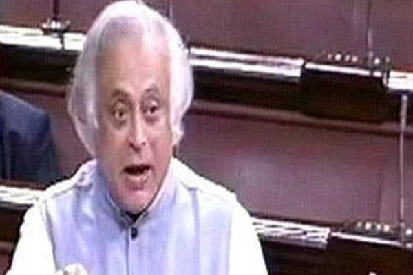 सरकारी बैंकों के निजीकरण पर स्पष्टीकरण दे सरकार: जयराम रमेश