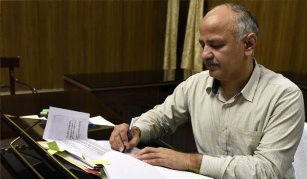 delhi education minister manish sisodia