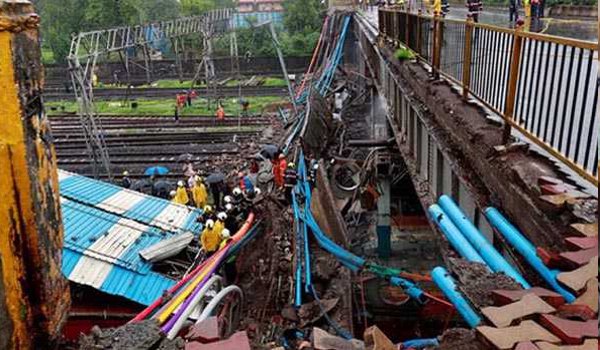Andheri Bridge Collapse: Train Services Hit in Mumbai, 5 Injured
