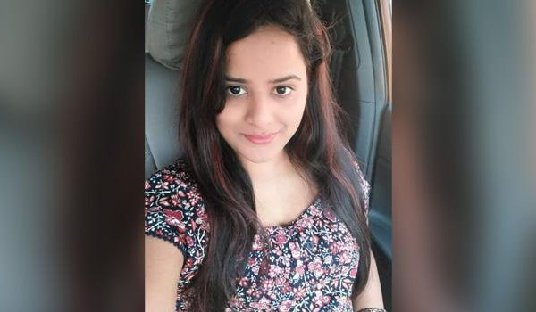 Tamil TV actress Priyanka commits suicides by hanging in chennai