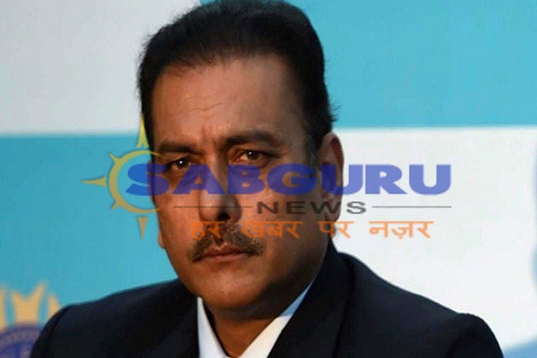 महेंद्र सिंह धोनी कहीं नहीं जा रहे हैं : कोच रवि शास्त्री