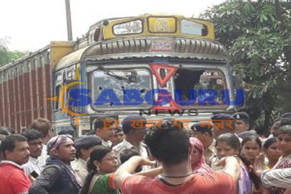रायगढ़ में ट्रक की चपेट में आकर बच्ची की मौत के बाद चक्काजाम