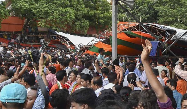 tent collapses during PM Modi's Midnapore farmer rally, 67 injured