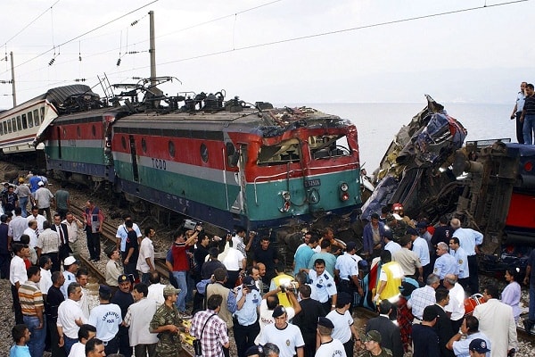 24 people killed, 124 injured in train derailment in Turkey