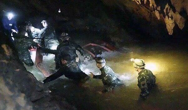 Rains hit Thai cave where rescuers face 'war with water and time'
