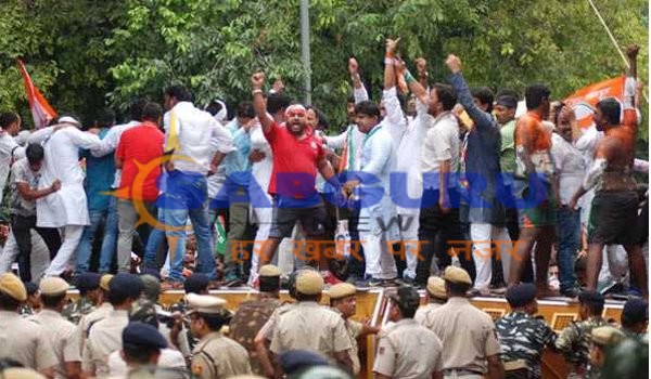 Congress youth wing stage protest near Parliament