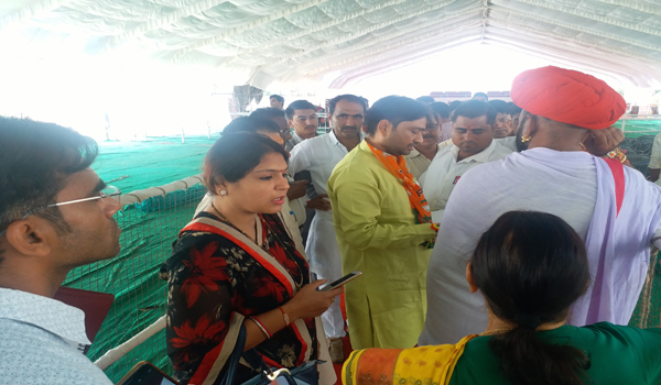 bjp leaders inspecting prepration before cm visit in sirohi